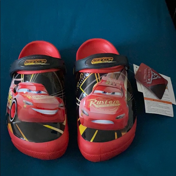 Lighting McQueen CROCS size 3 - Picture 1 of 4
